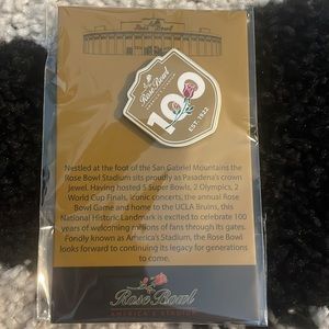 Rose Bowl Collector’s Pin 🌹 | New with Tags